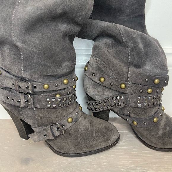 Zigi Girl grey suede heeled boots in size 7 - Picture 3 of 9